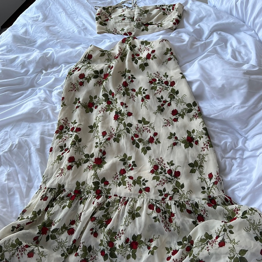 Super cute new riya reformation does/ NEW